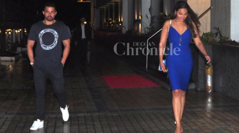 Sonakshi was also snapped hanging out with Bunty's family in the recent past. Sonakshi was also snapped hanging out with Bunty's family in the recent past.