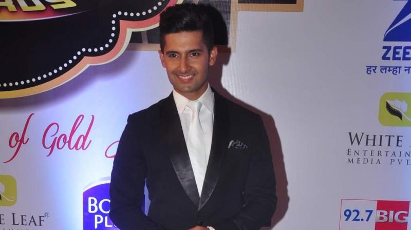 Ravi Dubey. The actor was with his wife and actor friends Rithvik Dhanjani and Karan Wahi. Ravi Dubey. The actor was with his wife and actor friends Rithvik Dhanjani and Karan Wahi.