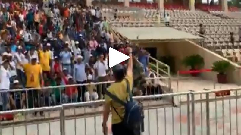 Mika Singh chants Bharat Mata Ki Jai at Attari border. (Photo: Twitter) Mika Singh chants Bharat Mata Ki Jai at Attari border. (Photo: Twitter)