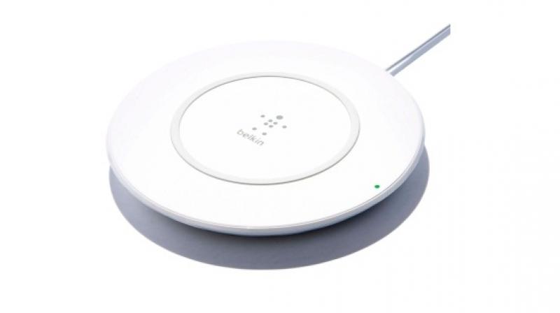 It is tuned with Qi technology under the hood, and is also able to charge at levels up to 7.5W for compatible devices. It is tuned with Qi technology under the hood, and is also able to charge at levels up to 7.5W for compatible devices.
