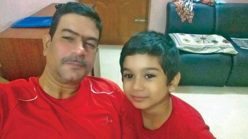 In a shocking incident, a mobile phone service centre owner killed his 7-year-old son by cutting his veins and then attempted to commit suicide on Friday night. In a shocking incident, a mobile phone service centre owner killed his 7-year-old son by cutting his veins and then attempted to commit suicide on Friday night.
