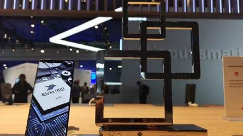 First nominated and then named the “Best Smartphone” by GSMA, HUAWEI Mate 20 Pro is Huawei’s latest flagship smartphone. First nominated and then named the “Best Smartphone” by GSMA, HUAWEI Mate 20 Pro is Huawei’s latest flagship smartphone.