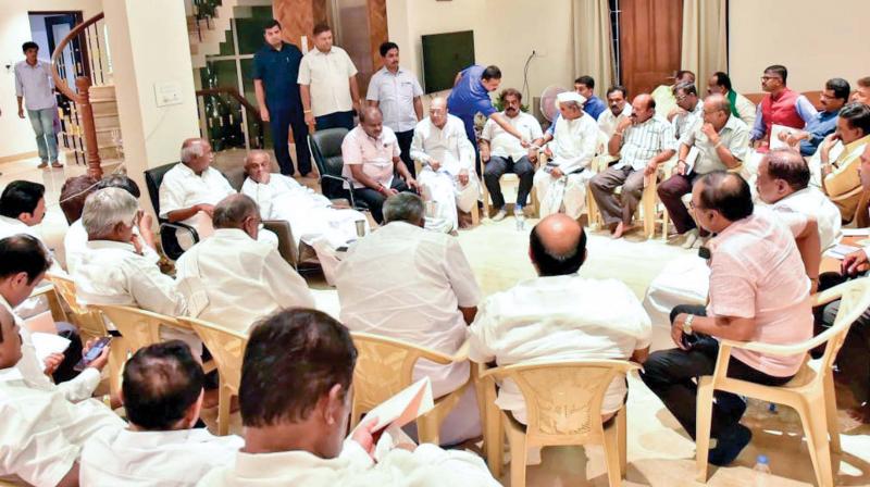 JD(S) national president H.D. Deve Gowda, state president H. Vishwanath, Chief Minister H.D. Kumaraswamy and others during a JDLP meeting in Bengaluru on Tuesday (Photo: KPN) JD(S) national president H.D. Deve Gowda, state president H. Vishwanath, Chief Minister H.D. Kumaraswamy and others during a JDLP meeting in Bengaluru on Tuesday (Photo: KPN)
