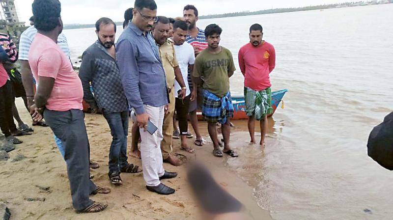 Medical experts said that the intense speculation that the body did not bloat because Siddhartha had died of a heart attack before his body hit the water had no scientific basis. Medical experts said that the intense speculation that the body did not bloat because Siddhartha had died of a heart attack before his body hit the water had no scientific basis.