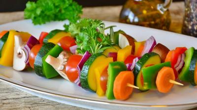 Vegetarians and vegans tend to be much more deliberate in their food choices and far less likely to binge eat. (Photo: Pixabay)