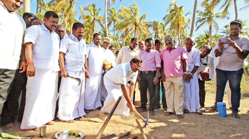Minister for Tamil Official Language, Culture and Archaeology Ma Foi K Pandiarajan inspects the fifth phase of excavation at Keezhadi archeological site at Sivaganga district on Thursday.(Photo: DC) Minister for Tamil Official Language, Culture and Archaeology Ma Foi K Pandiarajan inspects the fifth phase of excavation at Keezhadi archeological site at Sivaganga district on Thursday.(Photo: DC)