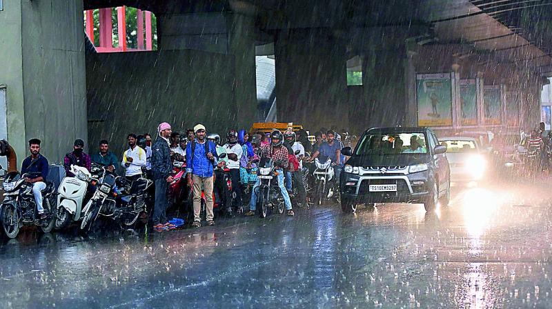 BMC administration has taken a number of precautionary measures to tackle any eventuality in view of extremely heavy rainfall warning by the IMD from June 9 to 11. (Photo: File) BMC administration has taken a number of precautionary measures to tackle any eventuality in view of extremely heavy rainfall warning by the IMD from June 9 to 11. (Photo: File)