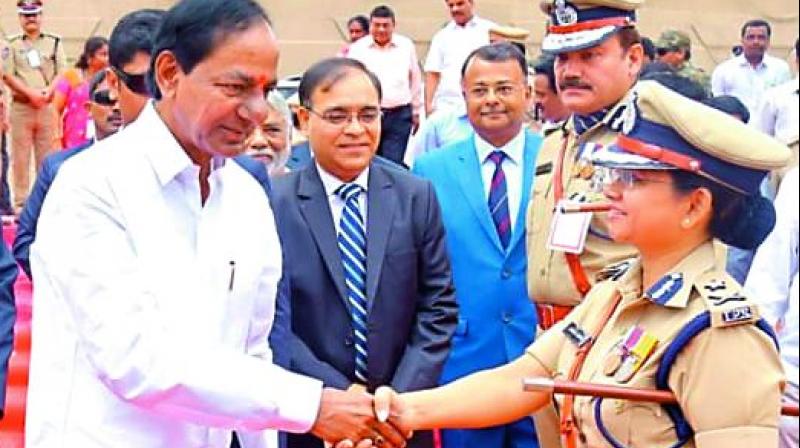 Inspector General Swati Lakra with Chief Minister K. Chandrasekhar Rao Inspector General Swati Lakra with Chief Minister K. Chandrasekhar Rao