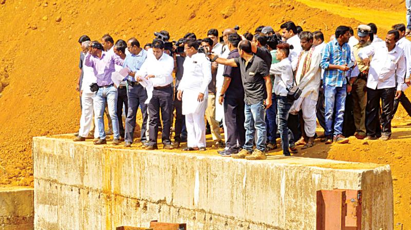 Karnataka govt demands unconditional apology from Goa minister, CM Parrikar