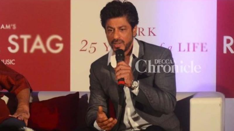 Shah Rukh Khan was extremely emotional, while reminiscing his struggling days from back when he had just landed in the city. Shah Rukh Khan was extremely emotional, while reminiscing his struggling days from back when he had just landed in the city.
