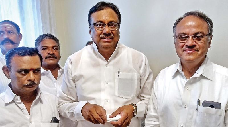In an exclusive interview to Deccan Chronicle, Elangovan said that no candidate of the constituency asked for repoll in some booths. However, ECI decided to conduct the repoll in some booths. If that is so, a few EVMs will do to conduct the repoll in two booths. “But why 50 EVMs from Coimbatore and 15 from Chennai,” asked Elangovan. In an exclusive interview to Deccan Chronicle, Elangovan said that no candidate of the constituency asked for repoll in some booths. However, ECI decided to conduct the repoll in some booths. If that is so, a few EVMs will do to conduct the repoll in two booths. “But why 50 EVMs from Coimbatore and 15 from Chennai,” asked Elangovan.
