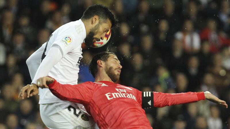 The result extended Valencia's unbeaten streak to 12 league matches and moved the team to fifth place in the standings, one point behind Getafe in the final Champions League spot. (Photo: AP) The result extended Valencia's unbeaten streak to 12 league matches and moved the team to fifth place in the standings, one point behind Getafe in the final Champions League spot. (Photo: AP)