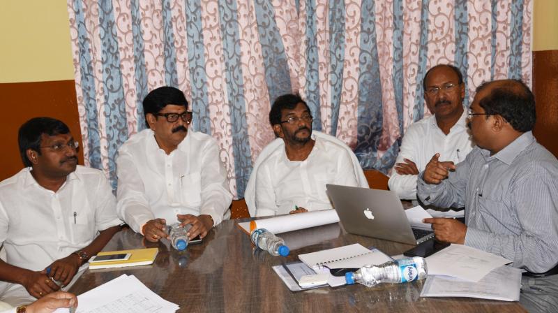 Agriculture minister Somireddy Chandramohan Reddy with MLC Beeda Ravichandra, former minister Anam Ramanarayana Reddy, APIIC chairman Dr P. Krishnaiah and joint collector A.MD. Imtiaz in Nellore on Monday. (Photo: DC) Agriculture minister Somireddy Chandramohan Reddy with MLC Beeda Ravichandra, former minister Anam Ramanarayana Reddy, APIIC chairman Dr P. Krishnaiah and joint collector A.MD. Imtiaz in Nellore on Monday. (Photo: DC)