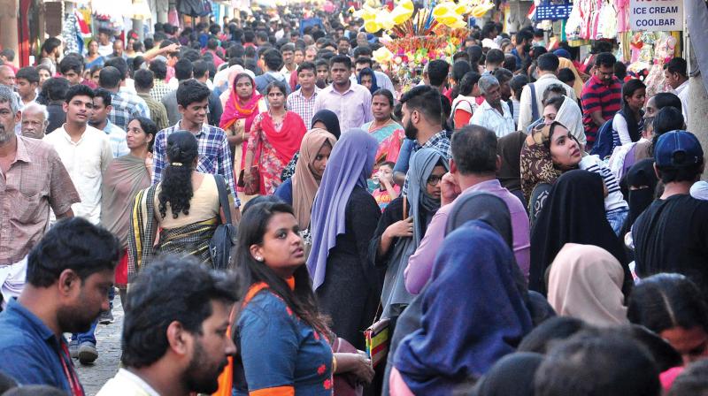 City folks busy with last-minute purchases at SM Street, Kozhikode in connection with Onam-Bakrid celebrations on Tuesday. (Photo: VENUGOPAL) City folks busy with last-minute purchases at SM Street, Kozhikode in connection with Onam-Bakrid celebrations on Tuesday. (Photo: VENUGOPAL)