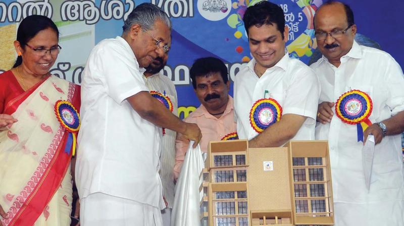 CM Pinarayi Vijayan tightens Vizhinjam deadline