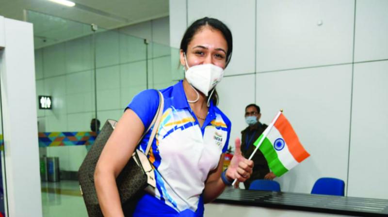 Table tennis player Manika Batra (left) before her departure to Tokyo. (Photo: Twitter) Table tennis player Manika Batra (left) before her departure to Tokyo. (Photo: Twitter)