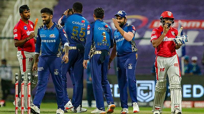 The duo of Kieron Pollard and Hardik Pandya smashed fours and sixes at will, scoring 67 runs in 23 balls to lift MI to 191 for four from 83 for three in the 14th over. (Photo | PTI)