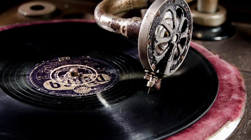 Going for the oldschool way of listening to music (Photo: Pixabay) Going for the oldschool way of listening to music (Photo: Pixabay)