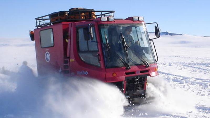 The team will collect precise GPS data of the elevation at 88 degrees south, where ICESat-2’s orbits converge, providing thousands of points where the survey measurements can be compared to satellite data. The team will collect precise GPS data of the elevation at 88 degrees south, where ICESat-2’s orbits converge, providing thousands of points where the survey measurements can be compared to satellite data.