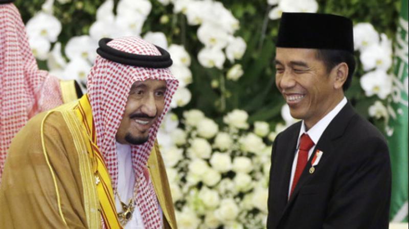 Saudi King Salman, left, shakes hands with Indonesian President Joko Widodo during their meeting at the presidential palace in Bogor, West Java, Indonesia, Wednesday, March 1, 2017. (Photo: AP) Saudi King Salman, left, shakes hands with Indonesian President Joko Widodo during their meeting at the presidential palace in Bogor, West Java, Indonesia, Wednesday, March 1, 2017. (Photo: AP)