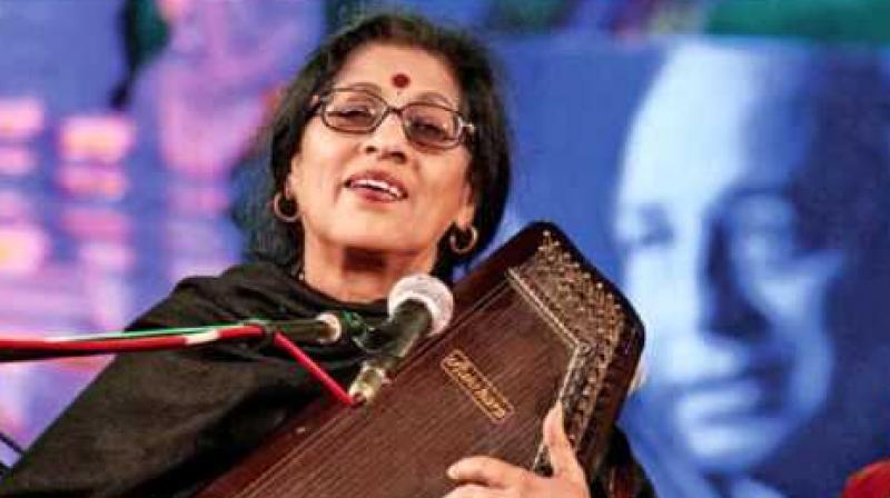 Kishori Amonkar during a stage performance. Kishori Amonkar during a stage performance.
