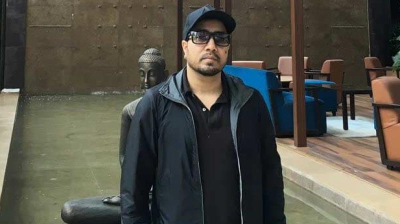 A performance by famous singer Mika Singh and his troupe at the wedding of a Pakistan-based billionaire's daughter, apparently close to former Pakistan President General Pervez Musharaff, has caused a furore in the country. (Photo: Twitter/ @MikaSingh) A performance by famous singer Mika Singh and his troupe at the wedding of a Pakistan-based billionaire's daughter, apparently close to former Pakistan President General Pervez Musharaff, has caused a furore in the country. (Photo: Twitter/ @MikaSingh)
