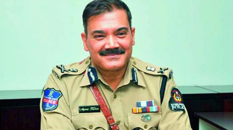 Hyderabad police commissioner, Anjani Kumar, said that the Hyderabad police had 122 patrol vehicles. If anyone dialled 100, the police team would reach the person within six to eight minutes.