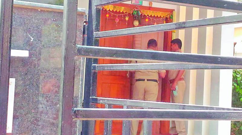 Telangana police personnel at Lokeswar Reddy’s house after thwarting an attempt by the Andhra Pradesh police to arrest him. Telangana police personnel at Lokeswar Reddy’s house after thwarting an attempt by the Andhra Pradesh police to arrest him.