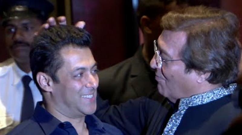 Salman Khan with legendary actor Vinod Khanna. Salman Khan with legendary actor Vinod Khanna.