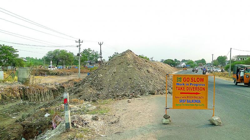 Mission Bhagiratha pipeline laying works in progress near Manikbhandar of Makloor mandal in Nizamabad district on Wednesday. (Photo: DC) Mission Bhagiratha pipeline laying works in progress near Manikbhandar of Makloor mandal in Nizamabad district on Wednesday. (Photo: DC)