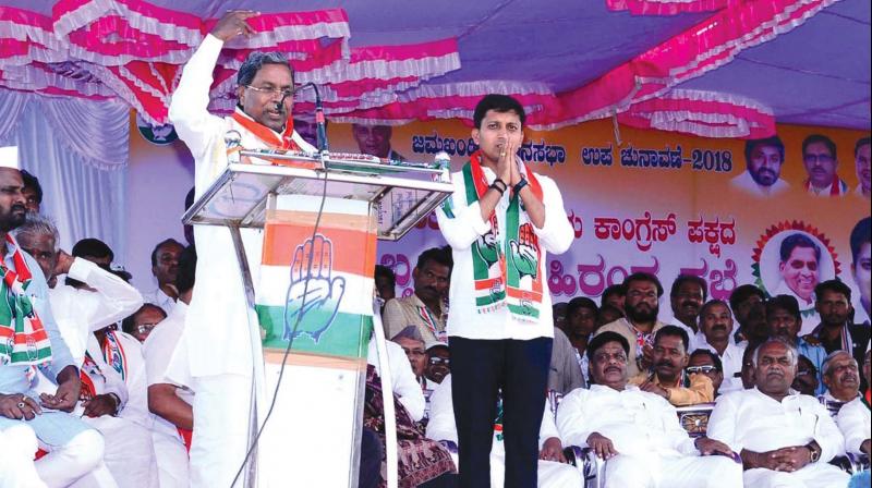 Senior Congress leader Siddaramaiah campaigns for party candidate in Jamkhandi constituency on Thursday – DC Senior Congress leader Siddaramaiah campaigns for party candidate in Jamkhandi constituency on Thursday – DC