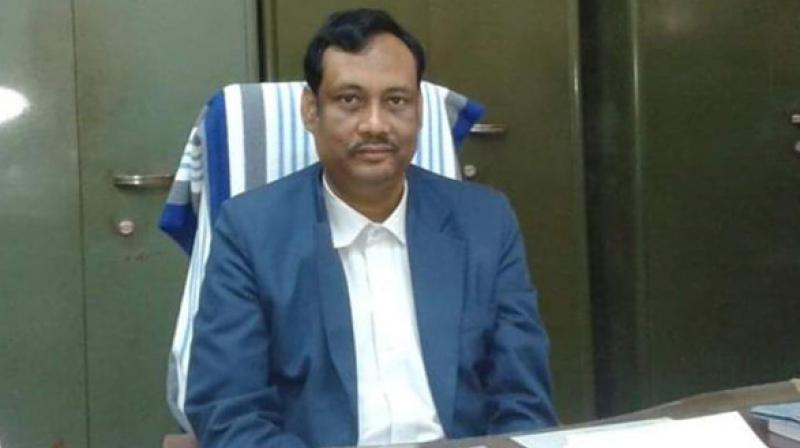 University Vice-Chancellor Suranjan Das told reporters that Prof Kanak Sarkar's comment is akin to 'blackening the face of the institution and the entire teaching community'. (Photo: Facebook | Kanak Sarkar) University Vice-Chancellor Suranjan Das told reporters that Prof Kanak Sarkar's comment is akin to 'blackening the face of the institution and the entire teaching community'. (Photo: Facebook | Kanak Sarkar)