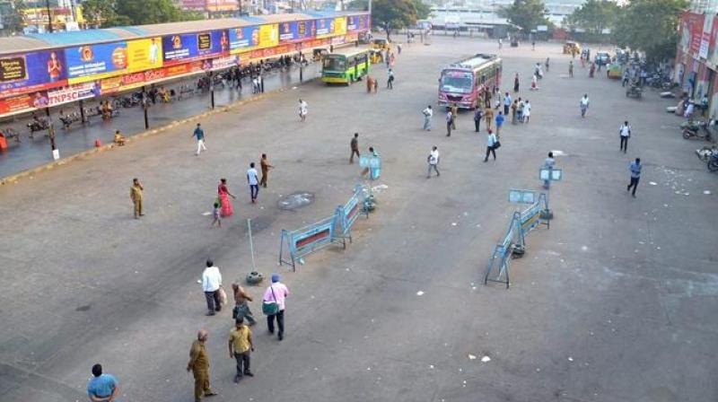 The indefinite strike by Tamil Nadu transport workers entered its third day on Saturday. (Photo: The indefinite strike by Tamil Nadu transport workers entered its third day on Saturday. (Photo: