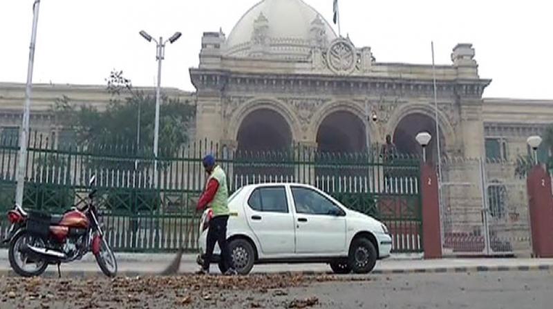 The roads were then cleaned by the Lucknow Municipal Corporation, soil was also put on the smashed potatoes so that motorcyclists and other two-wheeler riders do not skid off the road. (Photo: ANI) The roads were then cleaned by the Lucknow Municipal Corporation, soil was also put on the smashed potatoes so that motorcyclists and other two-wheeler riders do not skid off the road. (Photo: ANI)