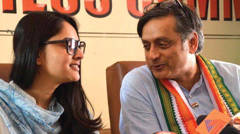 Actress and AICC's social media spokesperson Divya Spandana and Shashi Tharoor MP at a press meet in Thiruvananthapuram on Tuesday. (Photo:DC) Actress and AICC's social media spokesperson Divya Spandana and Shashi Tharoor MP at a press meet in Thiruvananthapuram on Tuesday. (Photo:DC)