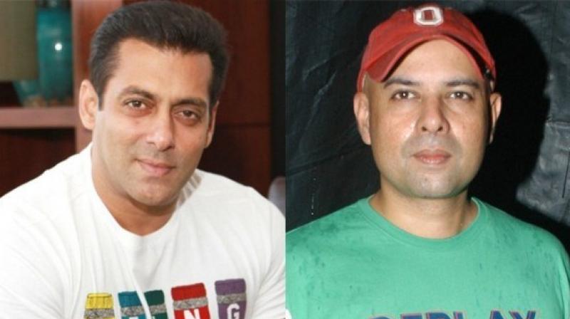 Salman Khan, Atul Agnihotri get snapped. Salman Khan, Atul Agnihotri get snapped.