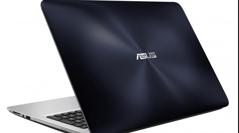 Both the R558UQ i7 and i5 models come with SATA 1TB 5400RPM 2.5' HDD storage. Both the R558UQ i7 and i5 models come with SATA 1TB 5400RPM 2.5' HDD storage.