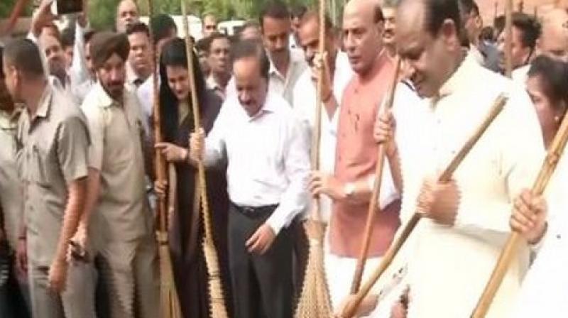 Recalling that the Swachhata Abhiyan was launched earlier by Prime Minister Narendra Modi to coincide with the 150th birth anniversary of Gandhiji. (Photo: ANI) Recalling that the Swachhata Abhiyan was launched earlier by Prime Minister Narendra Modi to coincide with the 150th birth anniversary of Gandhiji. (Photo: ANI)
