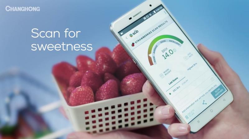 The use of spectrometers in phones was brought to light by the Changhong H2, a prototype phone at CES 2017 that not only could detect the sugar composition of fruits, but also analyse body fat level, the moisture in your skin and more. The use of spectrometers in phones was brought to light by the Changhong H2, a prototype phone at CES 2017 that not only could detect the sugar composition of fruits, but also analyse body fat level, the moisture in your skin and more.