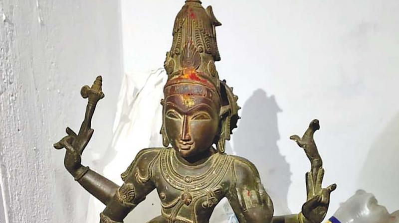 “The devotees found the idol in the evening and informed the Siva Kanchi police who rushed to the spot and retrieved the idol,” the police said. “The devotees found the idol in the evening and informed the Siva Kanchi police who rushed to the spot and retrieved the idol,” the police said.