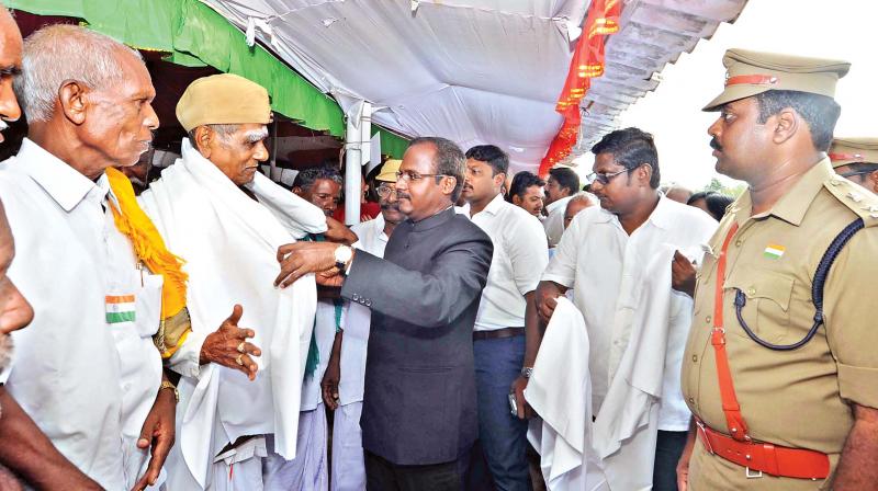 Thanjavur district collector A. Annadurai honouring freedom fighters at the Independence Day celebrations held in Thanjavur last year (2017). (Photo: DC) Thanjavur district collector A. Annadurai honouring freedom fighters at the Independence Day celebrations held in Thanjavur last year (2017). (Photo: DC)