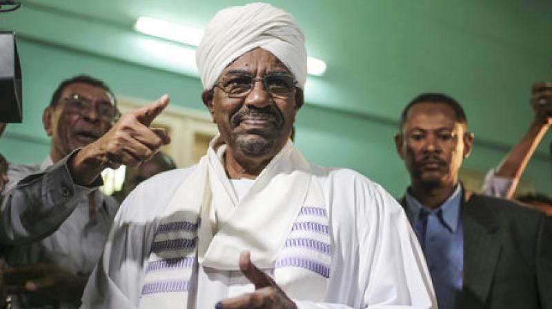 Sudanese President Omar al-Bashir has been invited to an upcoming summit in the Saudi capital with President Donald Trump and world leaders from across the Muslim world. (Photo: AP) Sudanese President Omar al-Bashir has been invited to an upcoming summit in the Saudi capital with President Donald Trump and world leaders from across the Muslim world. (Photo: AP)