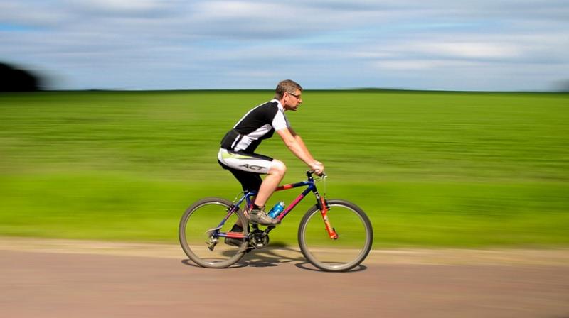 Physical activity, including less vigorous forms such as walking and cycling, reduces the risk of cardiovascular disease. (Photo: Pixabay) Physical activity, including less vigorous forms such as walking and cycling, reduces the risk of cardiovascular disease. (Photo: Pixabay)