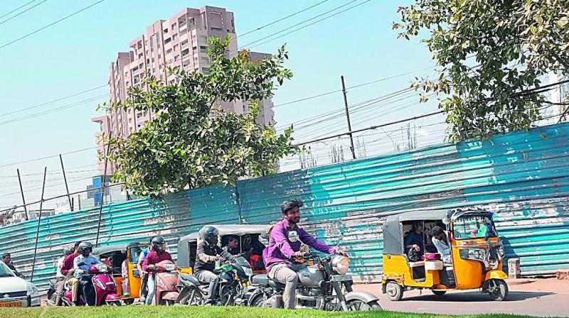 Autorickshaws drivers halt on busy road. (Picture posted by Aditya Agarwal in Twitter) Autorickshaws drivers halt on busy road. (Picture posted by Aditya Agarwal in Twitter)