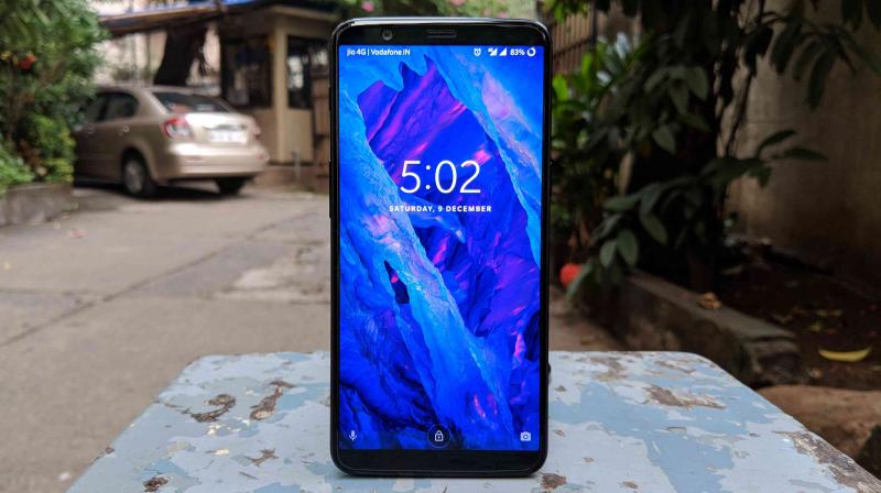 The OnePlus 5T manages to give us a familiar vibe as the Google Nexus 5, which is considered to be one of the best Android smartphones in history. The OnePlus 5T manages to give us a familiar vibe as the Google Nexus 5, which is considered to be one of the best Android smartphones in history.