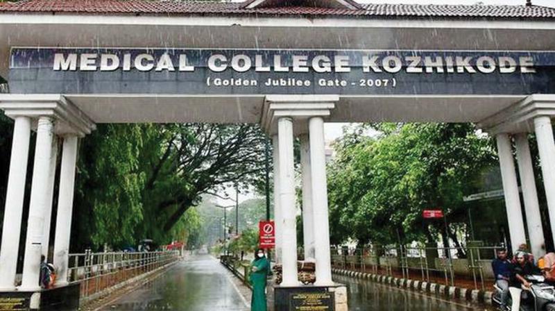 Embarrassing even the staff and authorities of KMCH, a new machine has been delivered to the advanced clinical and research lab at Medical College, Kozhikode, the other day. Embarrassing even the staff and authorities of KMCH, a new machine has been delivered to the advanced clinical and research lab at Medical College, Kozhikode, the other day.