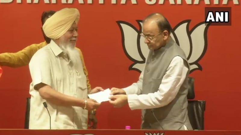 Fatehgarh Sahib MP Khalsa joined the party in the presence of Union Finance minister Arun Jaitley. (Image: ANI) Fatehgarh Sahib MP Khalsa joined the party in the presence of Union Finance minister Arun Jaitley. (Image: ANI)