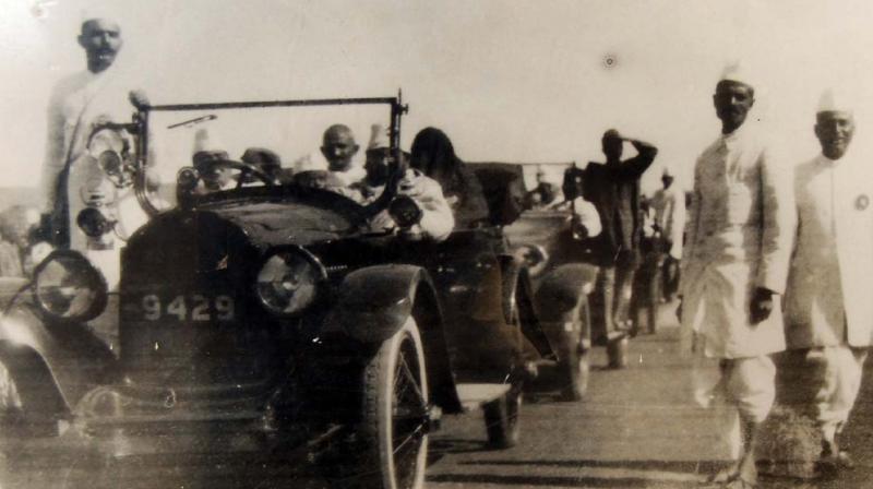 Mahatma Gandhi takes part in a procession from railway station in Bellary in 1921. Mahatma Gandhi takes part in a procession from railway station in Bellary in 1921.