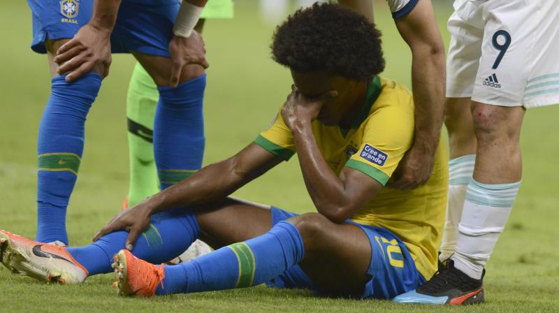 Willian's injury is not a serious one, but the recovery time will require the player to miss the final against Peru. (Photo: AP) Willian's injury is not a serious one, but the recovery time will require the player to miss the final against Peru. (Photo: AP)