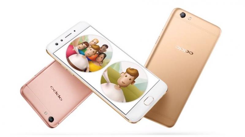 The no-cost EMIs start at Rs 1,916 and the consumers using HDFC Bank debit and credit cards will receive an additional five percent discount. Besides, the company is also offering a free 3-month Hotstar Premium subscription. The no-cost EMIs start at Rs 1,916 and the consumers using HDFC Bank debit and credit cards will receive an additional five percent discount. Besides, the company is also offering a free 3-month Hotstar Premium subscription.
